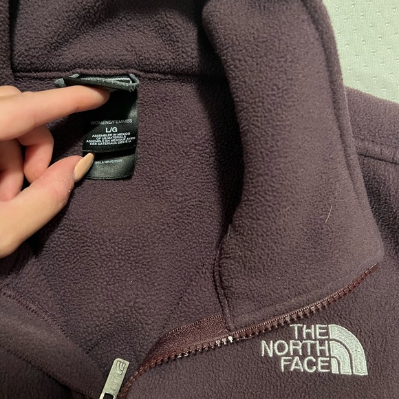 North face zip up fleece - Picture 2 of 3